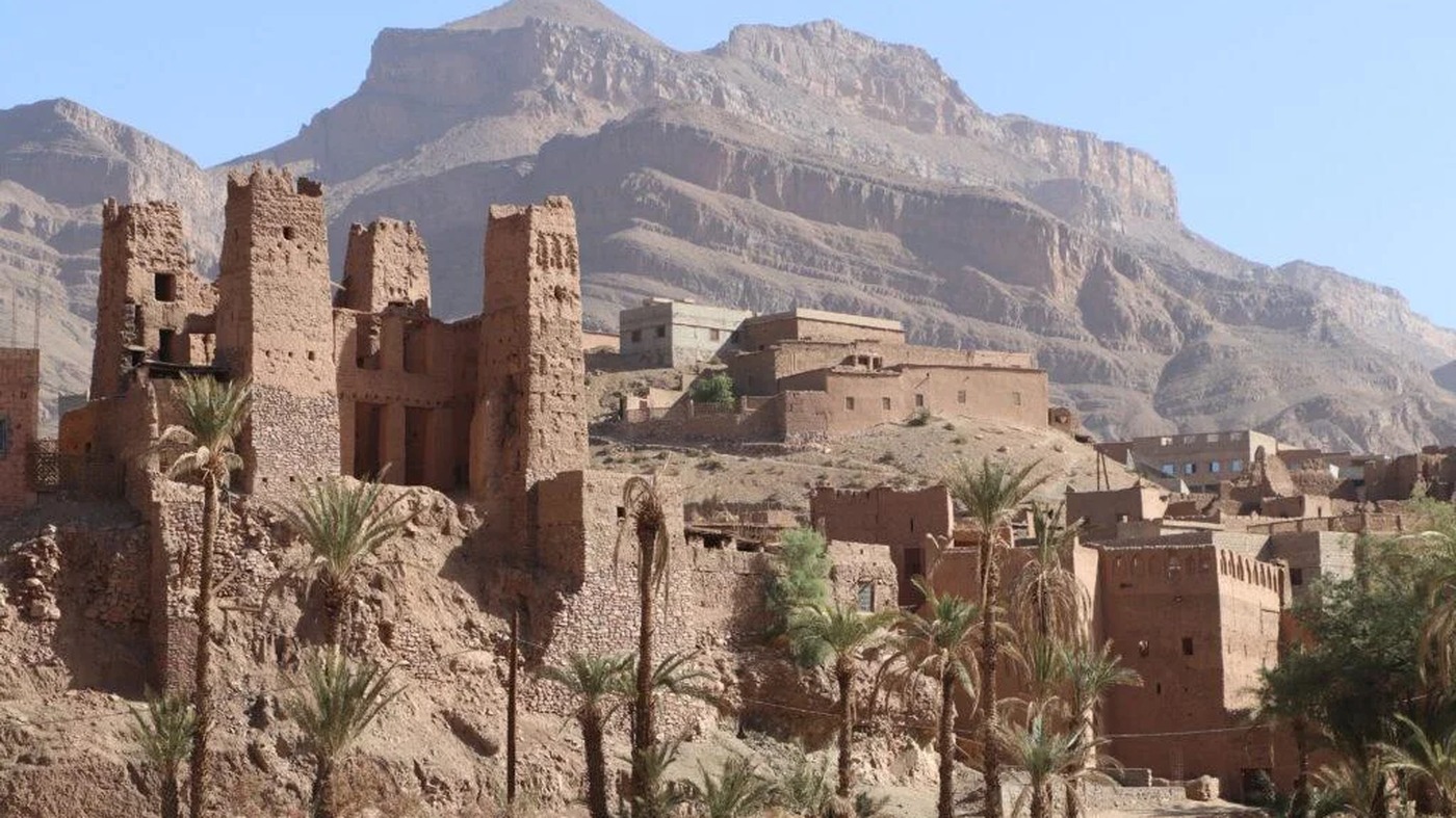 Kasbah en ruine dans la vallée du Drâa